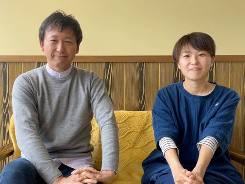 一般社団法人雪と暮らし舎の梶村（左）と佐藤です。新隊員の活動に伴走します。