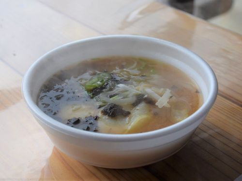 代表的な冬の郷土料理「寒鱈汁」を食べると体の芯から温まります