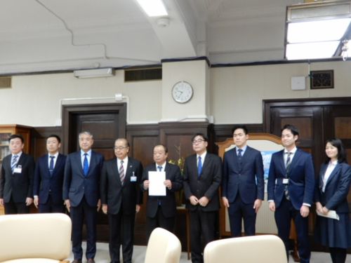 富山県知事からの認定証交付
