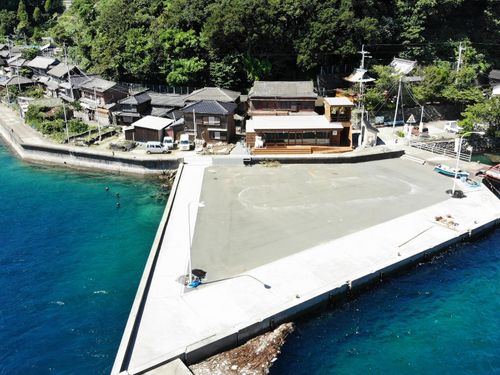 大島テラスとその周辺。きれいな海が目の前です。