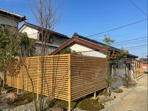手前の貸家部分（こちらに管理人の部屋も用意）