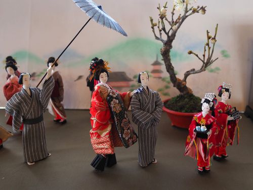 こちらは「花魁道中」。こうして時代の１シーンを生き生きとした姿で後世に残すことができるのも、萩人形の魅力