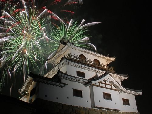 白石城と花火！歴史好きにもピッタリな町！