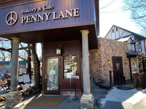 人気のパン屋「PENNY LANE」