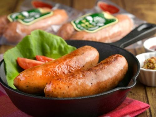 ジューシーで肉の旨味たっぷりのふかがわポーク フランクフルト
