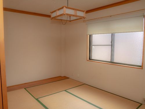 1LDKで、徒歩2分にスーパー・ホームセンターあります