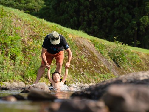 海はありませんが、夏は家族で川遊び＆BBQなんていかがでしょうか？
