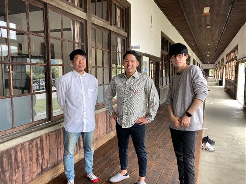 一緒に働く仲間たちです！（左から齊藤、島田、岡島）