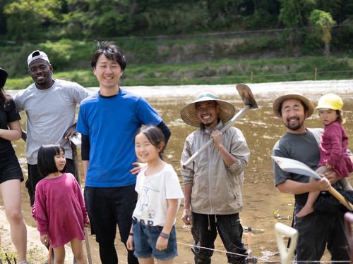 昨年から住人や友人と自然栽培での稲作をスタート