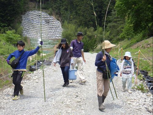 地域に連れ出して活動する指導員
