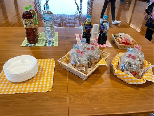 ＜昨年度の様子＞地元のお菓子屋さんのデザート