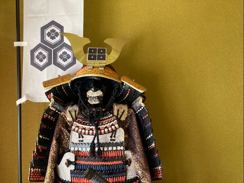 床の間に鎮座する鎧武者