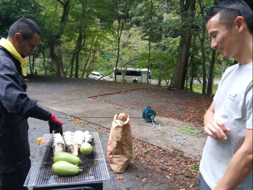 地の食材を味わう