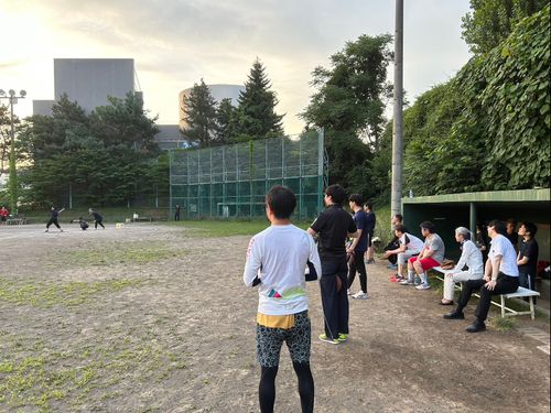 先日の親睦会はソフトボールで盛り上がりました！