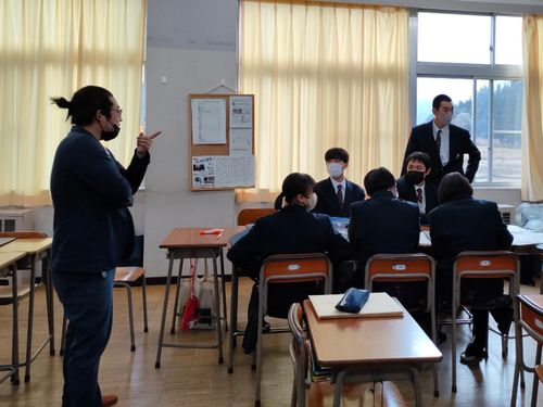 探究の授業　観光イベントの収支について、町の大人と徹底討論！