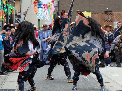 町おこし、地域おこしの行事も。見るだけではなく舞う側にも。。