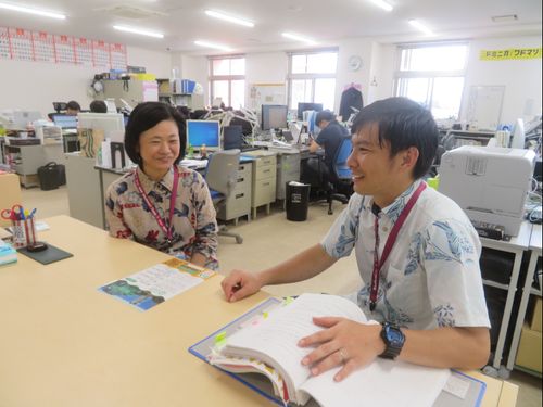 庁舎内に席を設けるため、いつでも相談や質問ができる環境です。