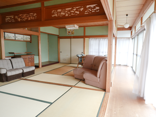 1階の和室。畳の状態も良く、寝転がってくつろげそうです。