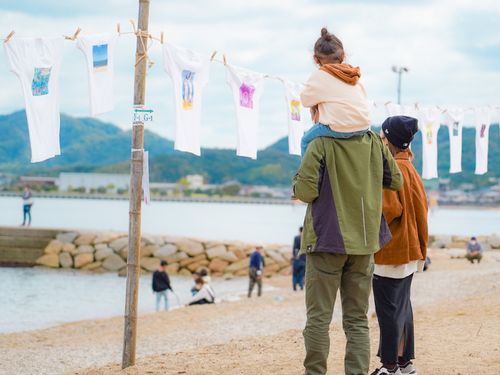 海辺でのアートイベントも開催されています