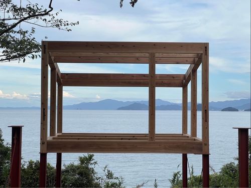 建設中の宿の様子。建物からは瀬戸内海を一望することができます