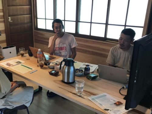 ＜先輩の起業型協力隊＞豊田さん（右・有機農業）・安井さん（左・リトリート施設）