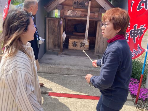 その人柄に魅せられ再訪する人も少なくない