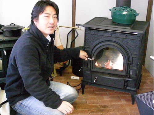 ゲストの佐藤慎倫さん　薪ストーブの専門家です