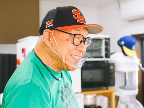 町ぶらロケでテレビの取材も受けたことがあるDOZO　CAFEの名物オーナー