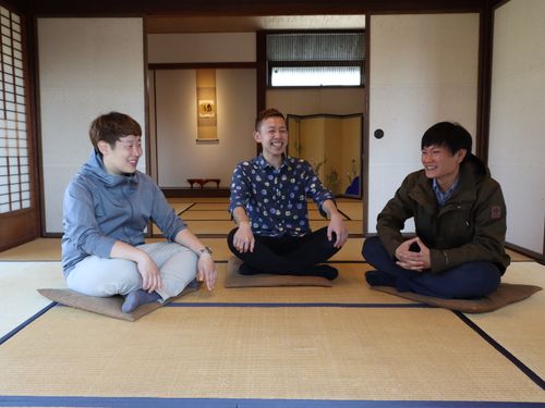 現在活動している協力隊の3人。いつもワイワイやってます。