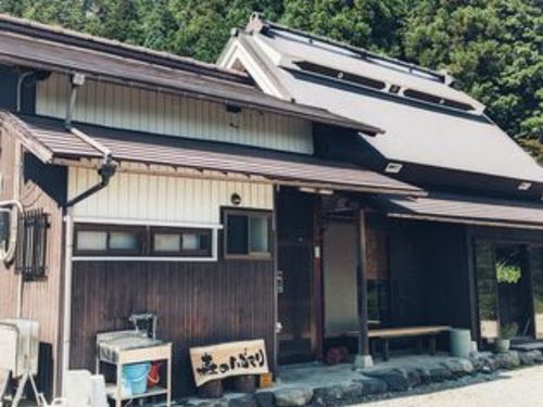 「森のハジマリ」外観