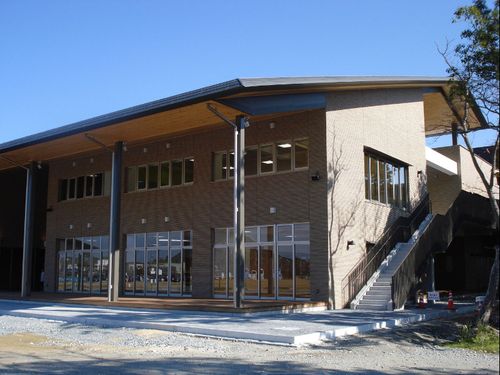 児童館には放課後児童クラブ室も。小学校のすぐ近くで安心。