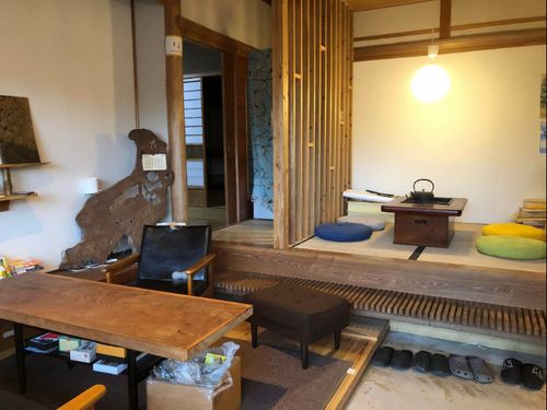 勤務先（丹後暮らし探求舎）事務所内