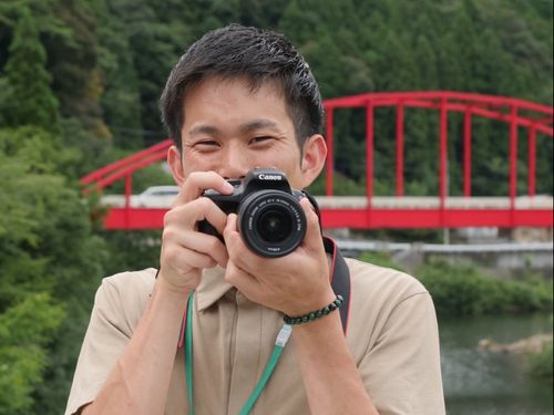 （現役隊員）写真を撮って、SNSで地域の情報を発信