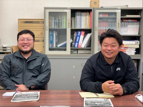 南伊勢町　水産係担当者（右：羽根　左：植村）
