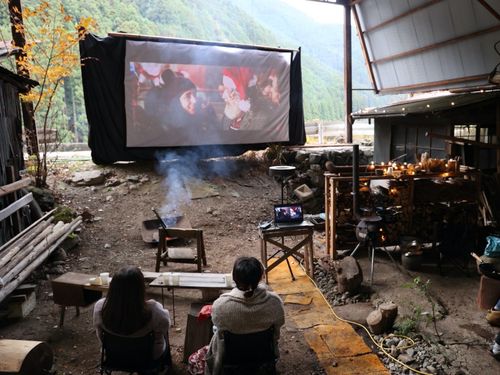 協力隊の活動で、使われなくなった場所を、地域の人が集まれる映画館にリノベーションしました！副業の大きさも様々で、いくつも掛け合わせた挑戦で本業に繋がったり繋がらなかったりする楽しさを味わうこともできるかも。