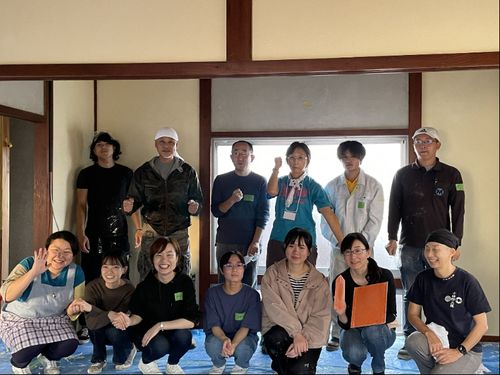 漆喰塗り後のみなさまの弾ける笑顔