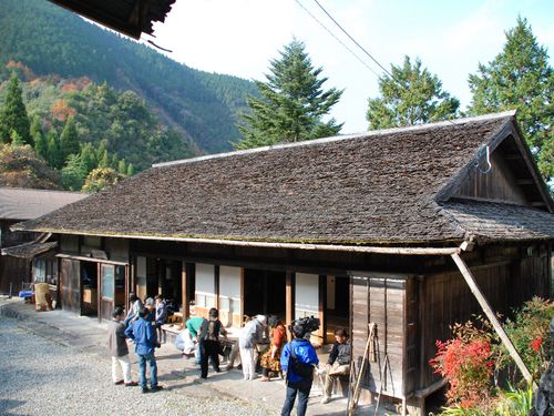 築140年の空き家をリノベ  森の古民家「やましぎの杜」