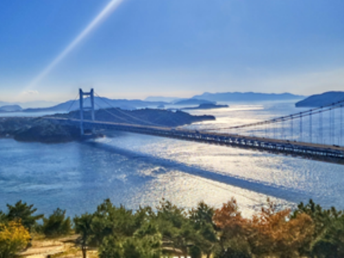 倉敷市児島にある鷲羽山から見下ろす瀬戸大橋は絶景