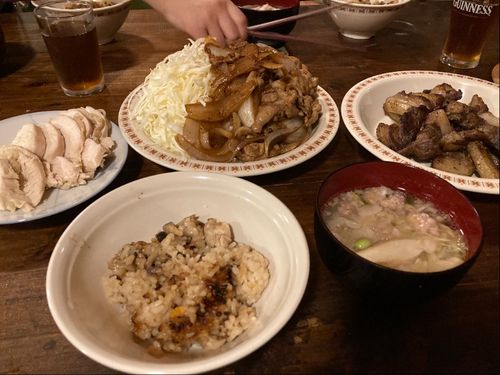 みんなで作って食べるごはんは美味しいのです