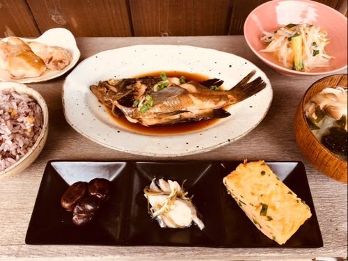 豊島で提供している夜のおまかせ定食