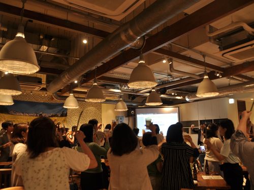毎年東京で行っているアスパラを食べるイベントの様子