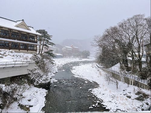 ゲストハウスほとりの近くの橋で撮った写真