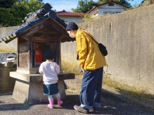 近所をお散歩したり