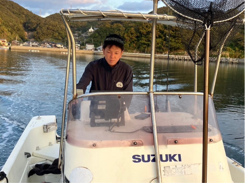 船の操縦も日々特訓中です。