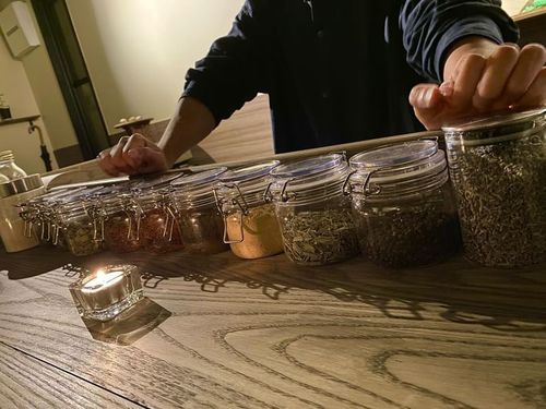 週に一度開催されている夜カフェでゆったりとチャイをいただけます。