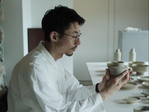 地域の中小企業にブランディングデザインで伴走するnottuo・鈴木宏平