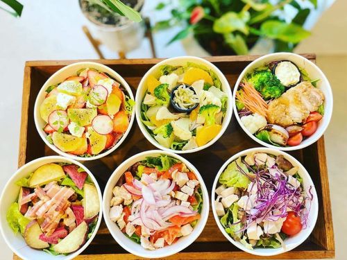 地域の食材を使ったバリエーション豊かなサラダパスタ。新鮮さはもちろん、見た目の華やかさ、洗練された味わいでリピート確実！