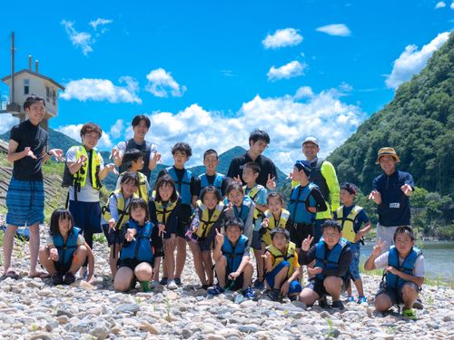 イベントには中高校生ボランティアなど多数の町民が関わっています。