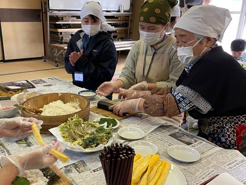 村のおかあさんが優しく教えてくれます！