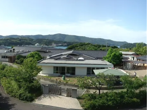 海の見える小高い丘の上にあります！